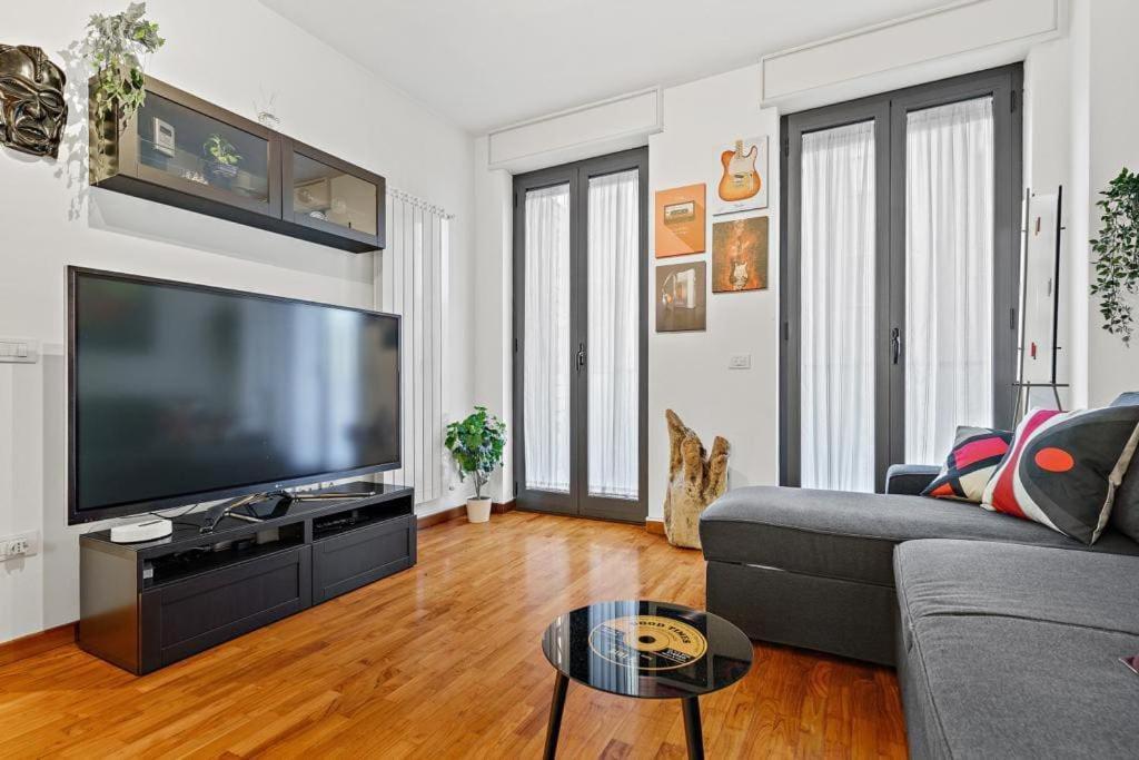 Апартаменты Milano-M1 Rock House Экстерьер фото